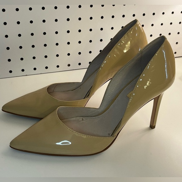 Hermosah Pump by Louise et Cie Cream Patent Leather - Picture 9 of 16